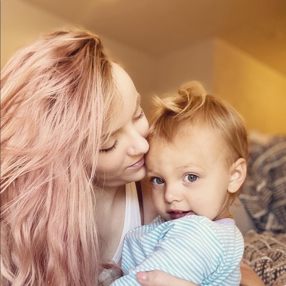 Meet your Posher, Kimme Seufert ✨ - Picture 4 of 5